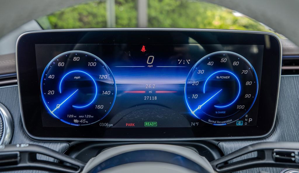 Used 2023 Mercedes-Benz EQE 500 4MATIC Sedan image 10