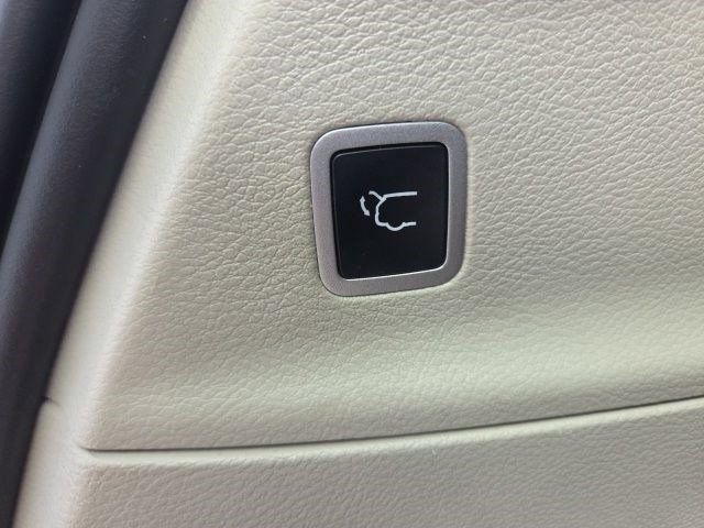 Used 2023 Chrysler Pacifica Touring-L FWD image 45