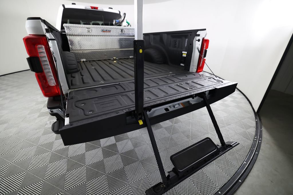 Used 2025 Ford F350 King Ranch w/ Chrome Package AWD/4WD image 13