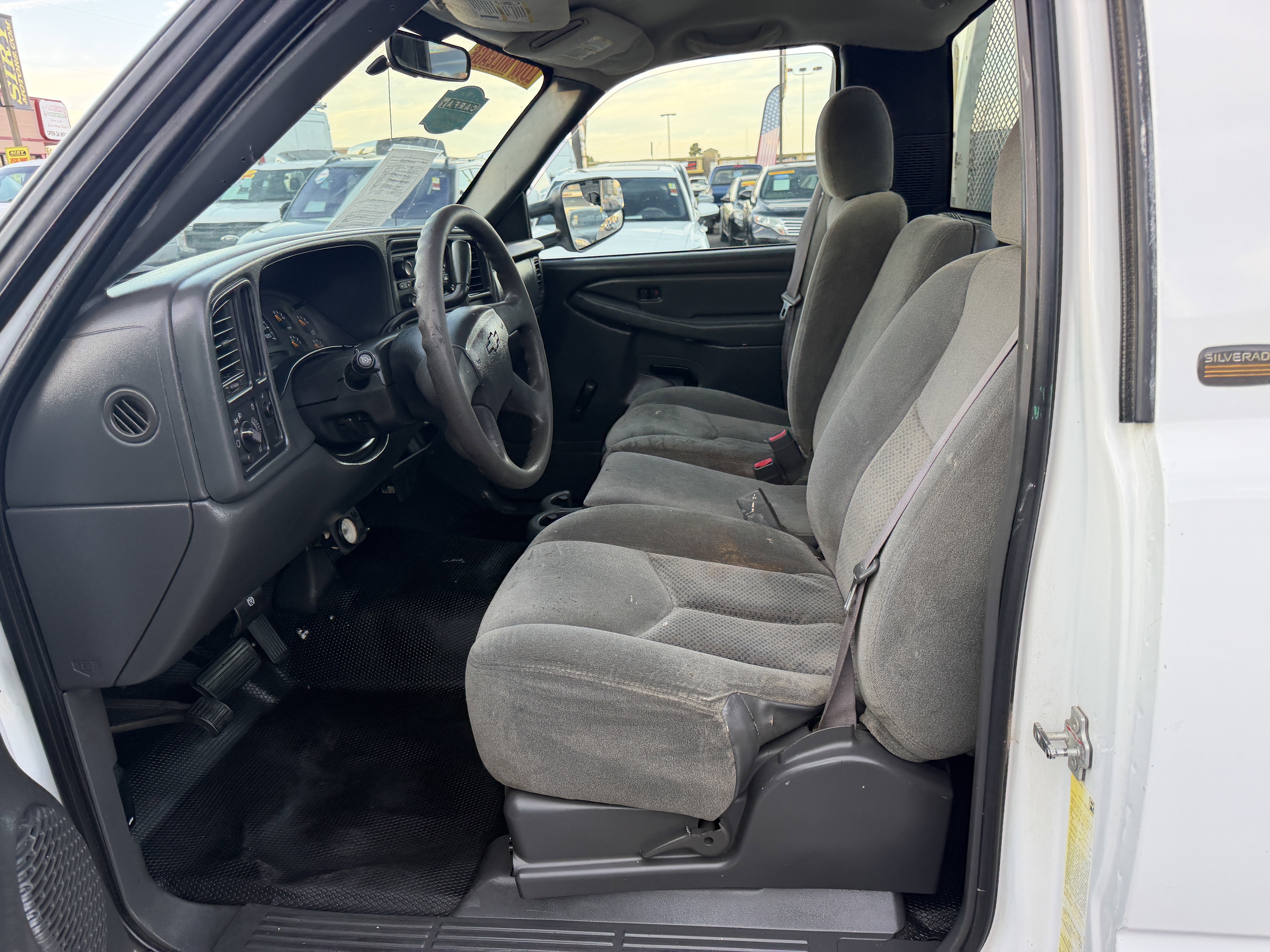 Used 2004 Chevrolet Silverado 2500 2WD Regular Cab image 17