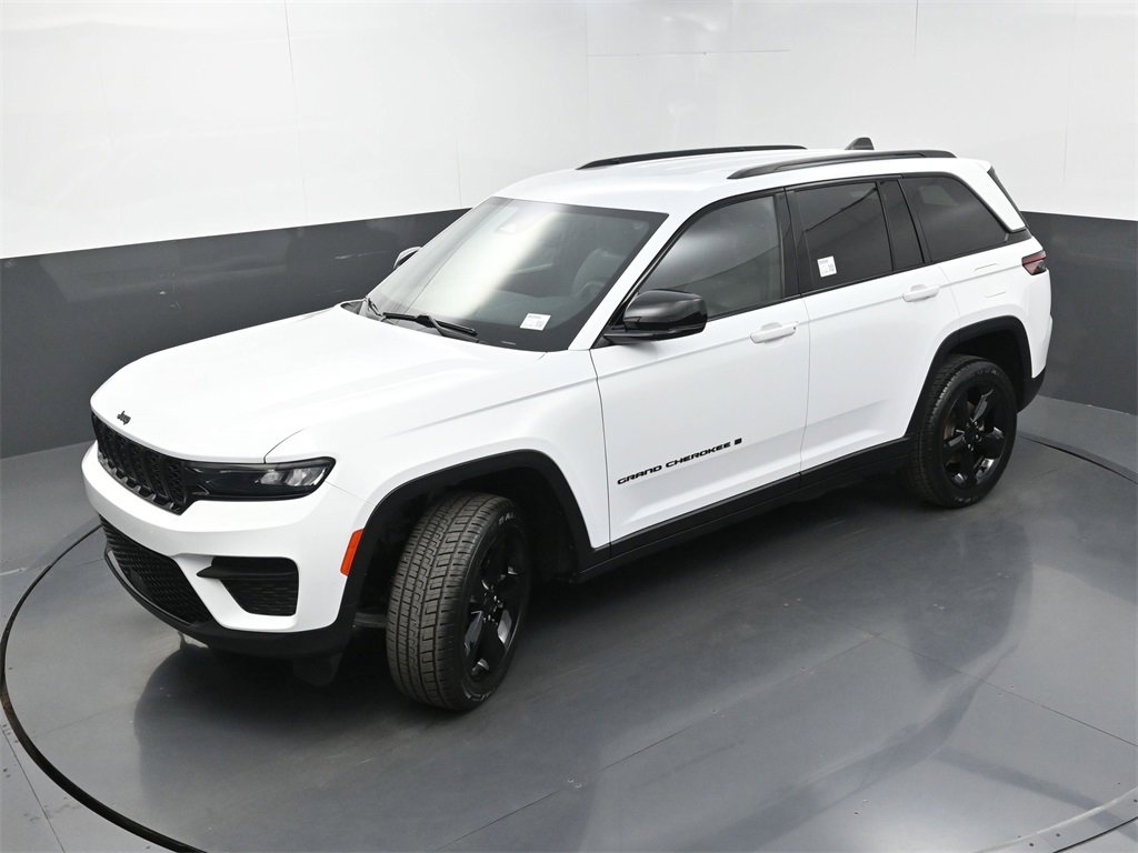 Used 2022 Jeep Grand Cherokee Altitude image 35