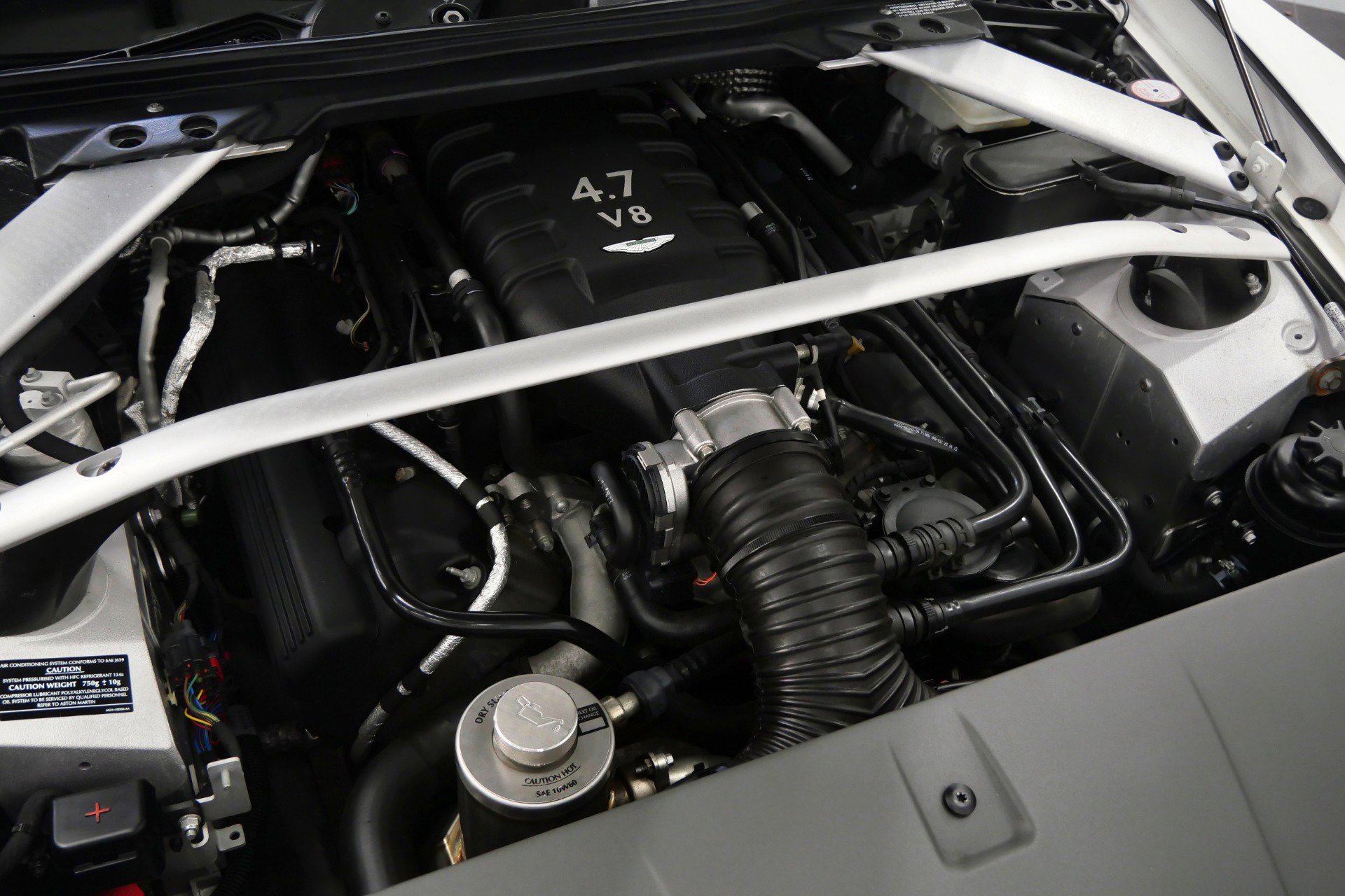 Used 2016 Aston Martin V8 Vantage GT RWD image 43