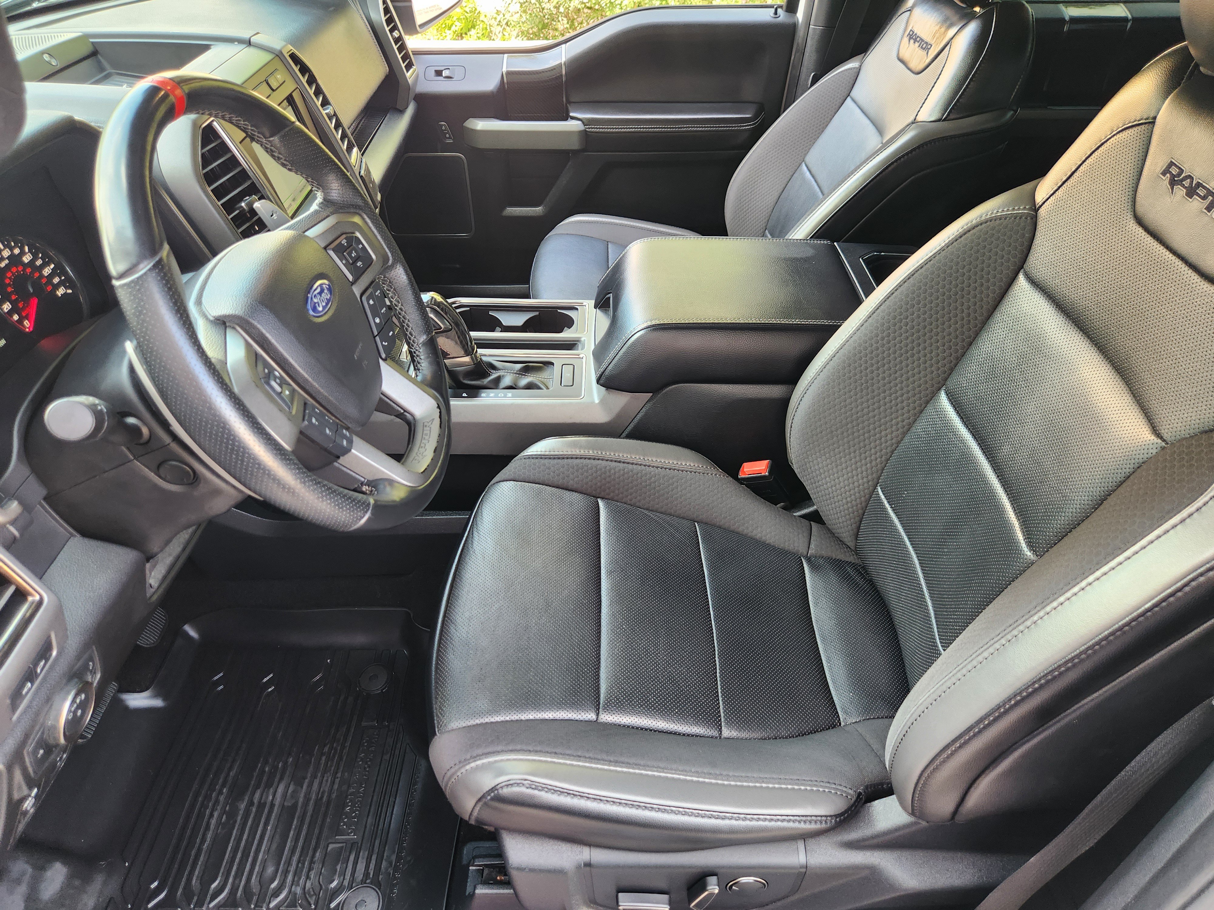 Used 2019 Ford F150 Raptor w/ Equipment Group 802A Luxury AWD/4WD image 8