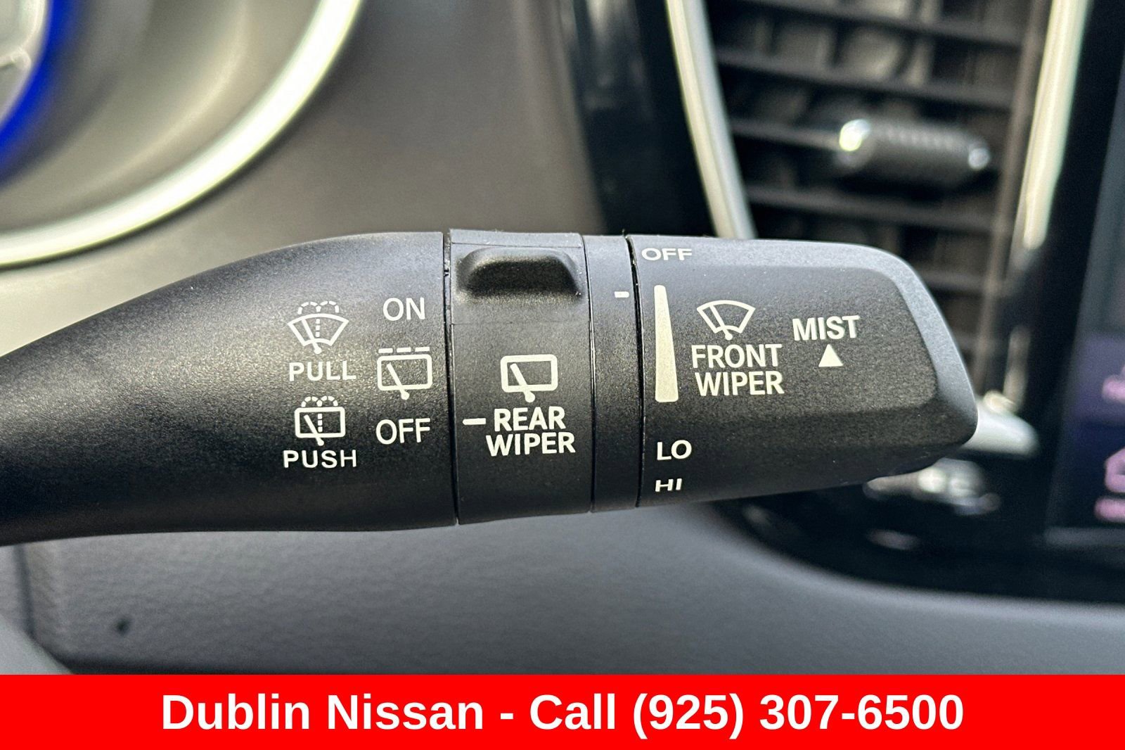 Used 2022 Chrysler Pacifica Touring-L FWD image 41