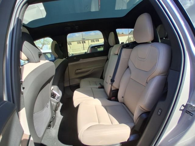New 2026 Volvo EX90 Plus RWD image 12