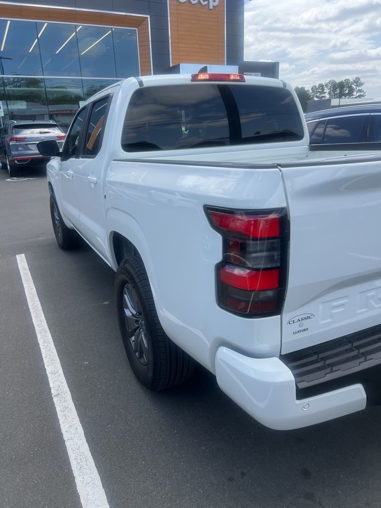 Used 2025 Nissan Frontier SV image 15