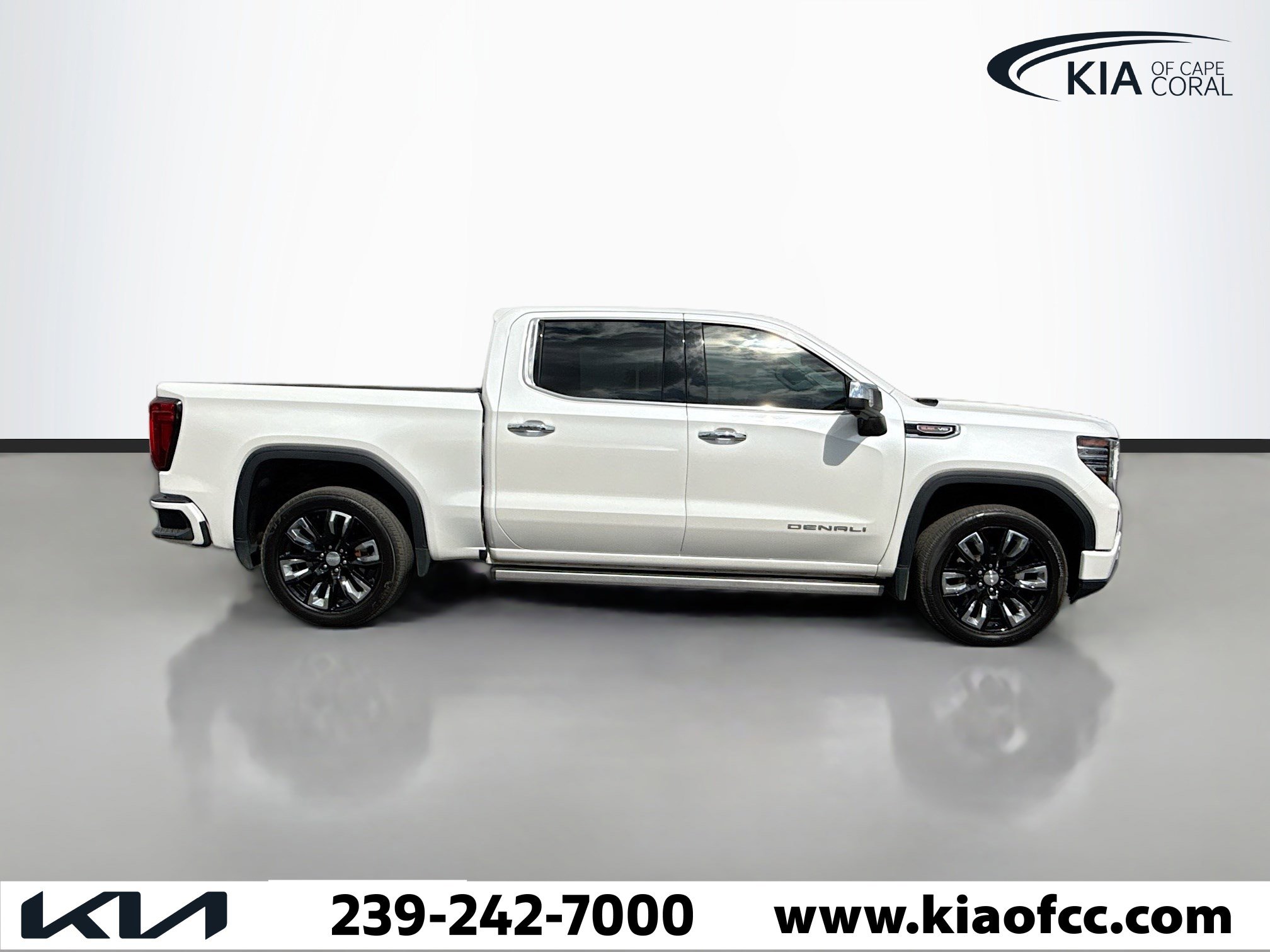 Used 2023 GMC Sierra 1500 Denali w/ Denali Reserve Package image 6