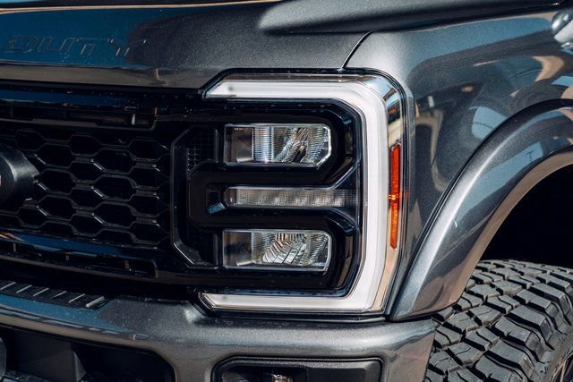 New 2026 Ford F250 Lariat w/ Black Appearance Package AWD/4WD image 4