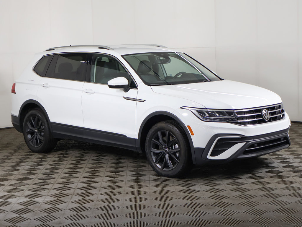 Certified 2024 Volkswagen Tiguan SE AWD/4WD image 2
