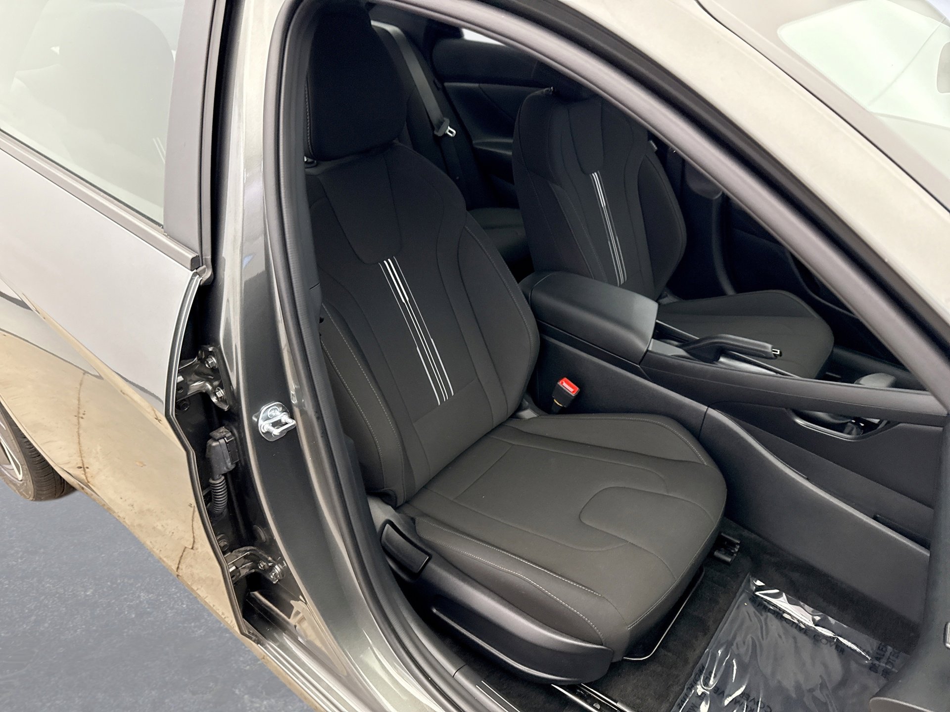 Used 2025 Hyundai Elantra Sport image 16