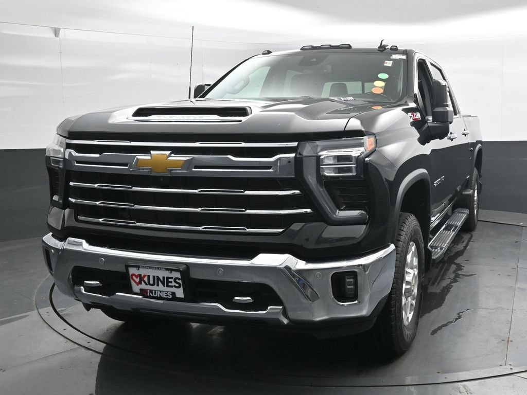 Used 2024 Chevrolet Silverado 2500 LTZ w/ LTZ Convenience Package AWD/4WD image 8
