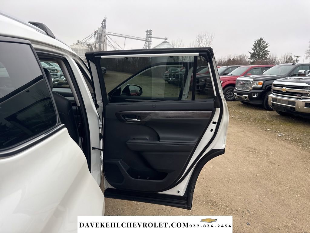Used 2020 Toyota Highlander Limited image 29