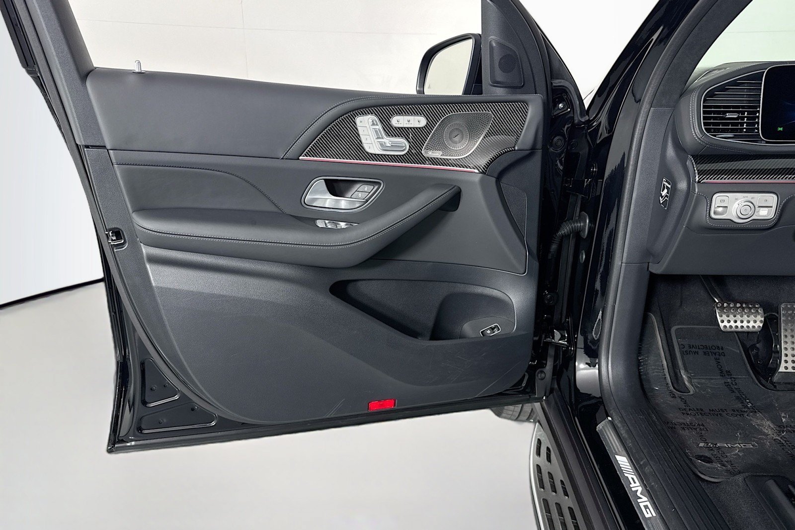 Certified 2025 Mercedes-Benz GLS 63 AMG 4MATIC image 22