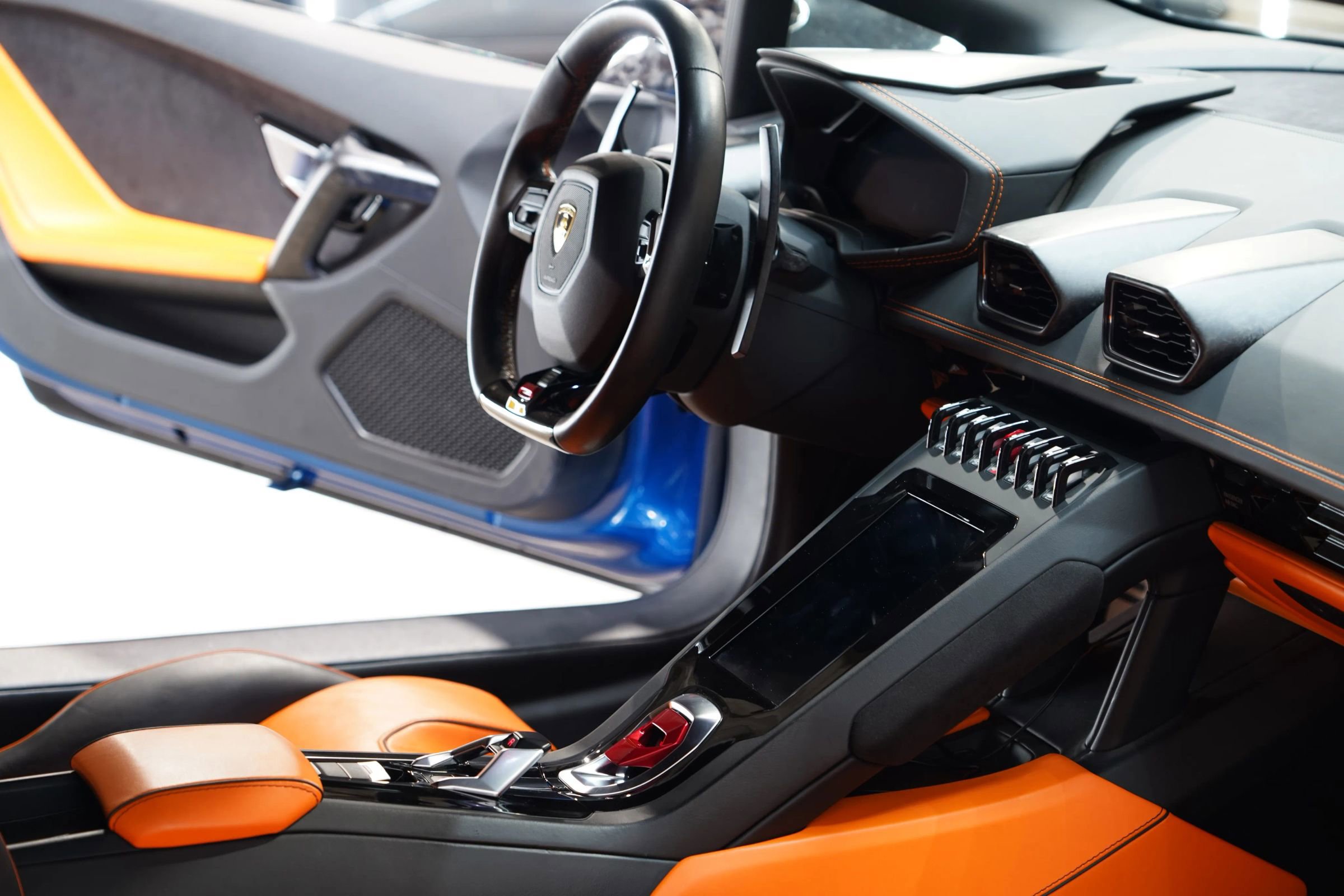 Used 2020 Lamborghini Huracan EVO image 62