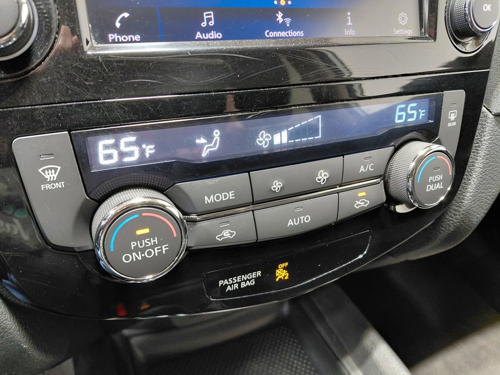 Used 2018 Nissan Rogue SV image 33