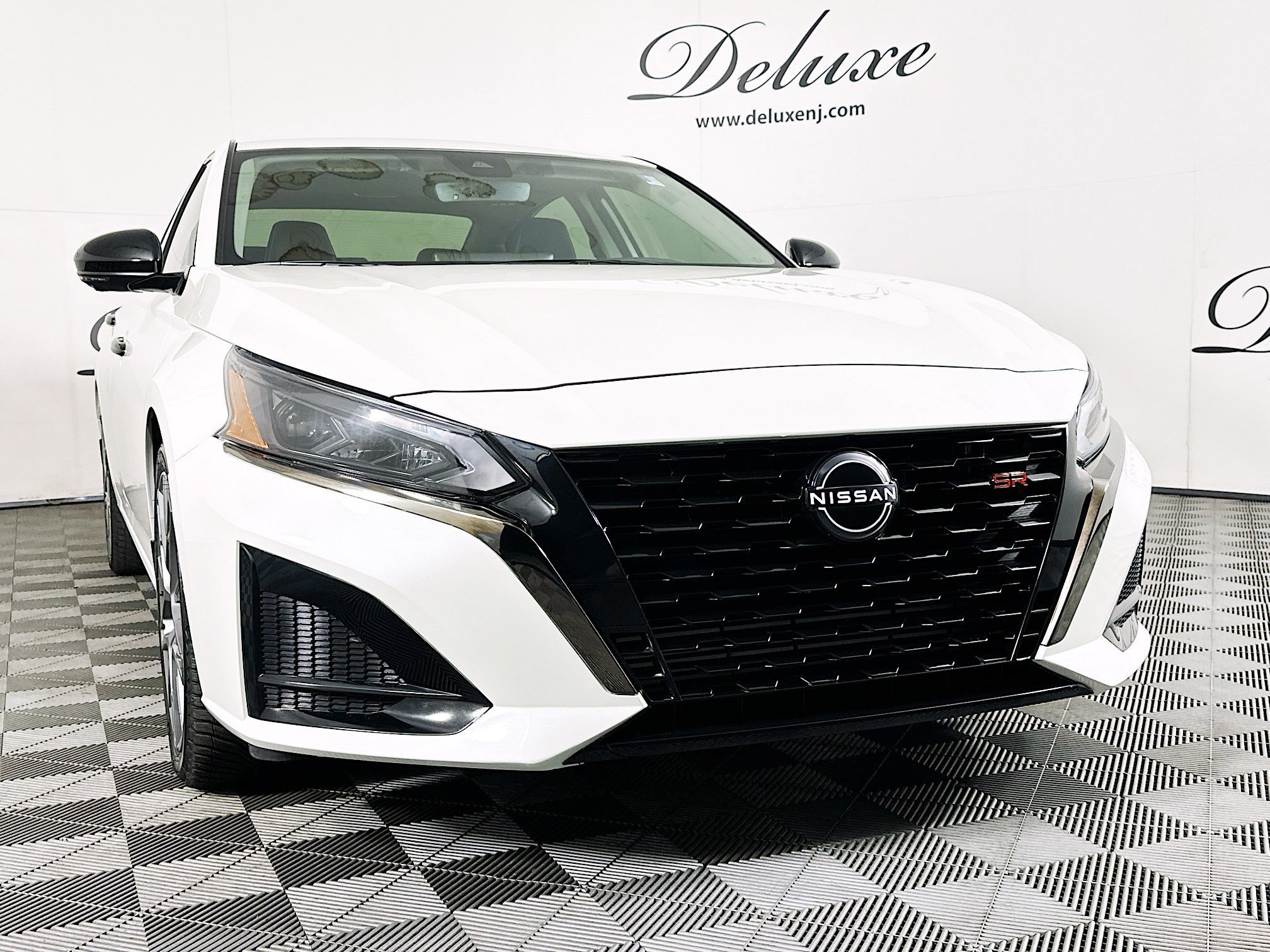 Used 2024 Nissan Altima 2.0 SR image 32