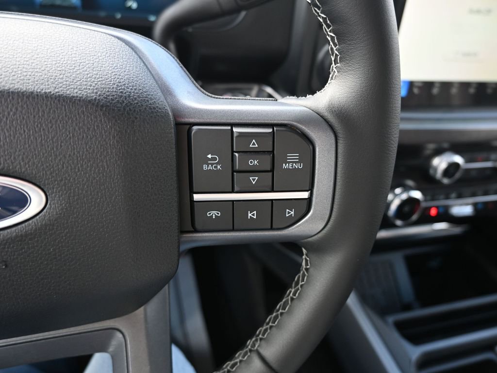 New 2026 Ford F250 Lariat w/ Black Appearance Package image 27