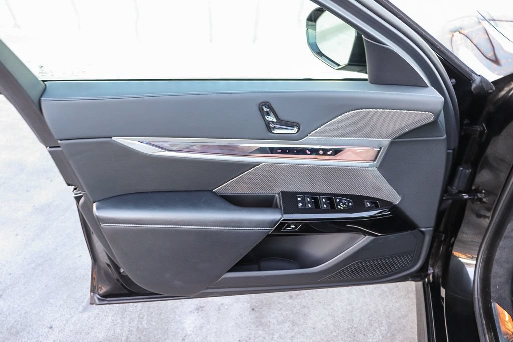 Used 2024 BMW 740i RWD image 24