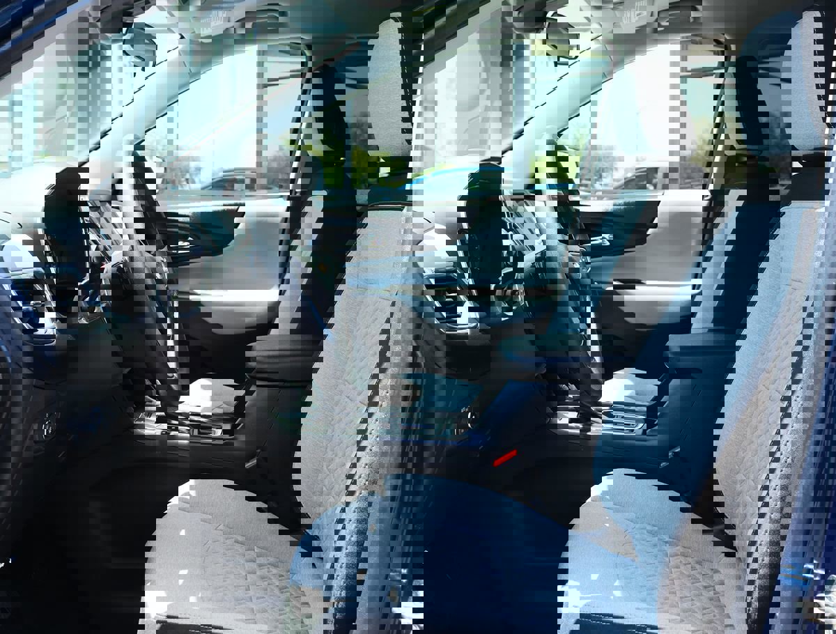 Used 2022 Chevrolet Equinox LS w/ LS Convenience Package image 37