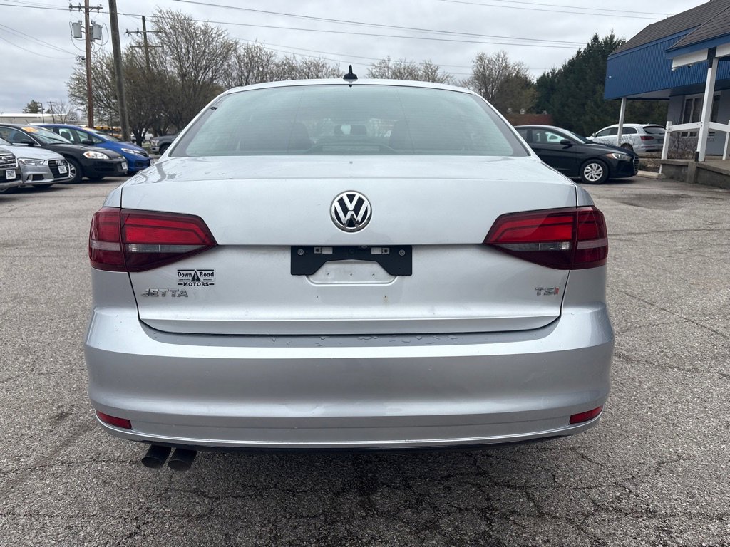 Used 2016 Volkswagen Jetta S image 5