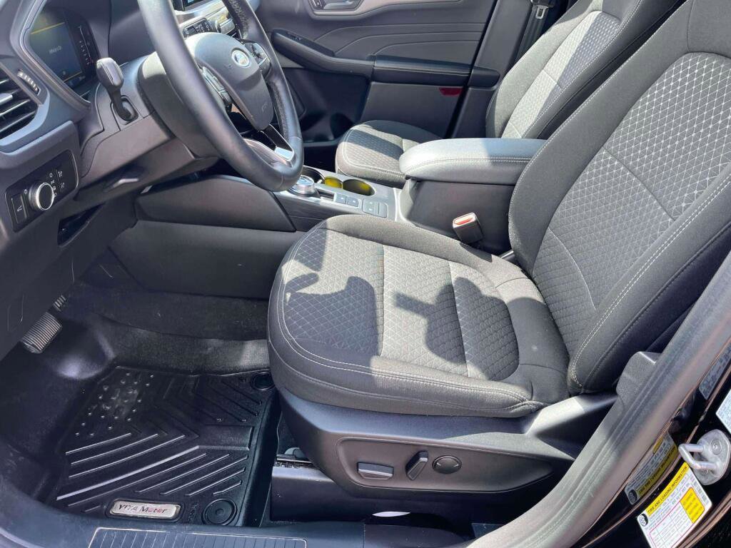 Certified 2023 Ford Escape Active AWD/4WD image 15