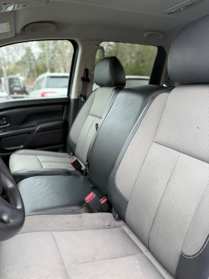 Used 2019 Nissan Titan S w/ S Utility Package image 10