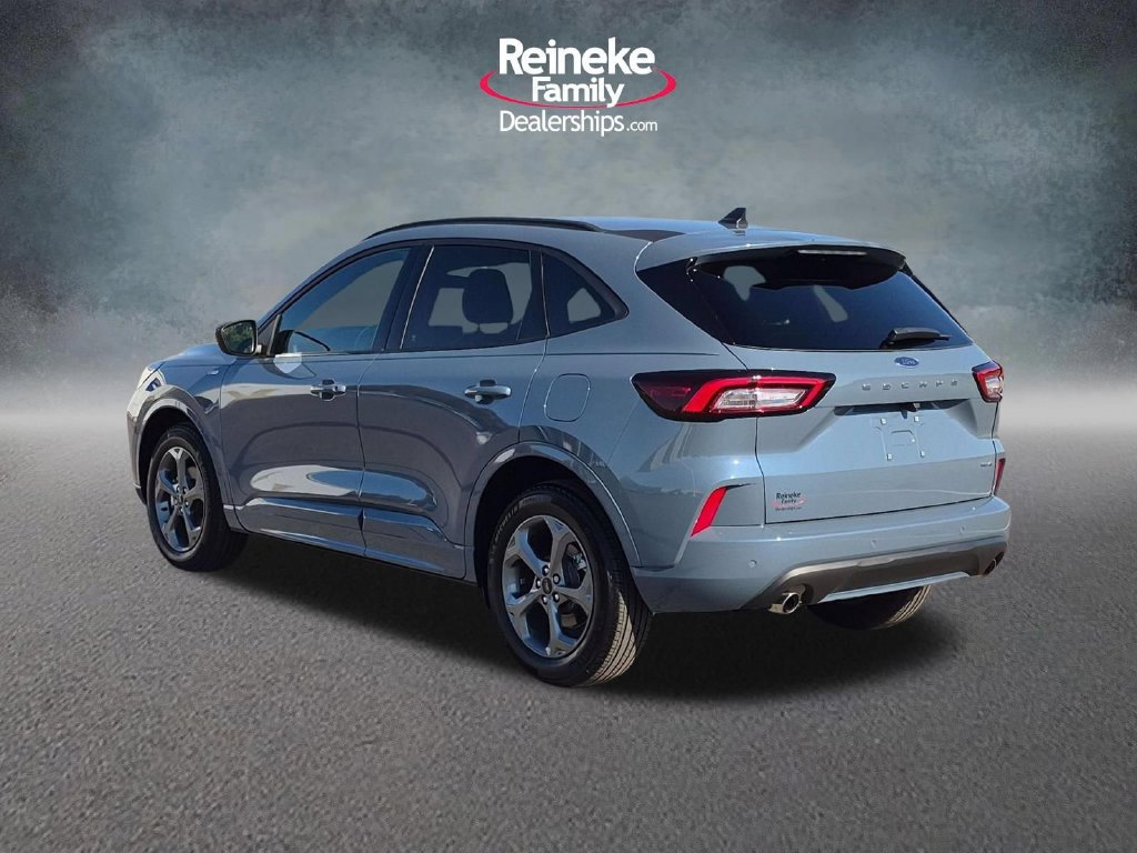 Used 2023 Ford Escape ST-Line w/ Tech Pack #1 AWD/4WD image 9