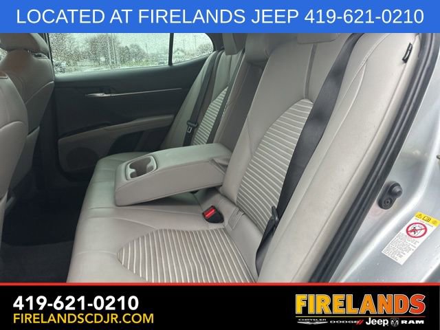 Used 2019 Toyota Camry SE image 5