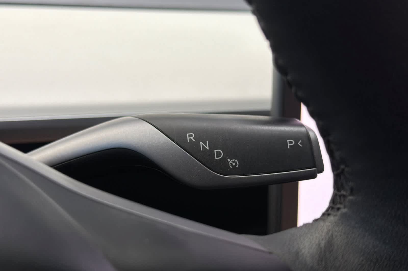 Used 2024 Tesla Model Y Long Range AWD/4WD image 24