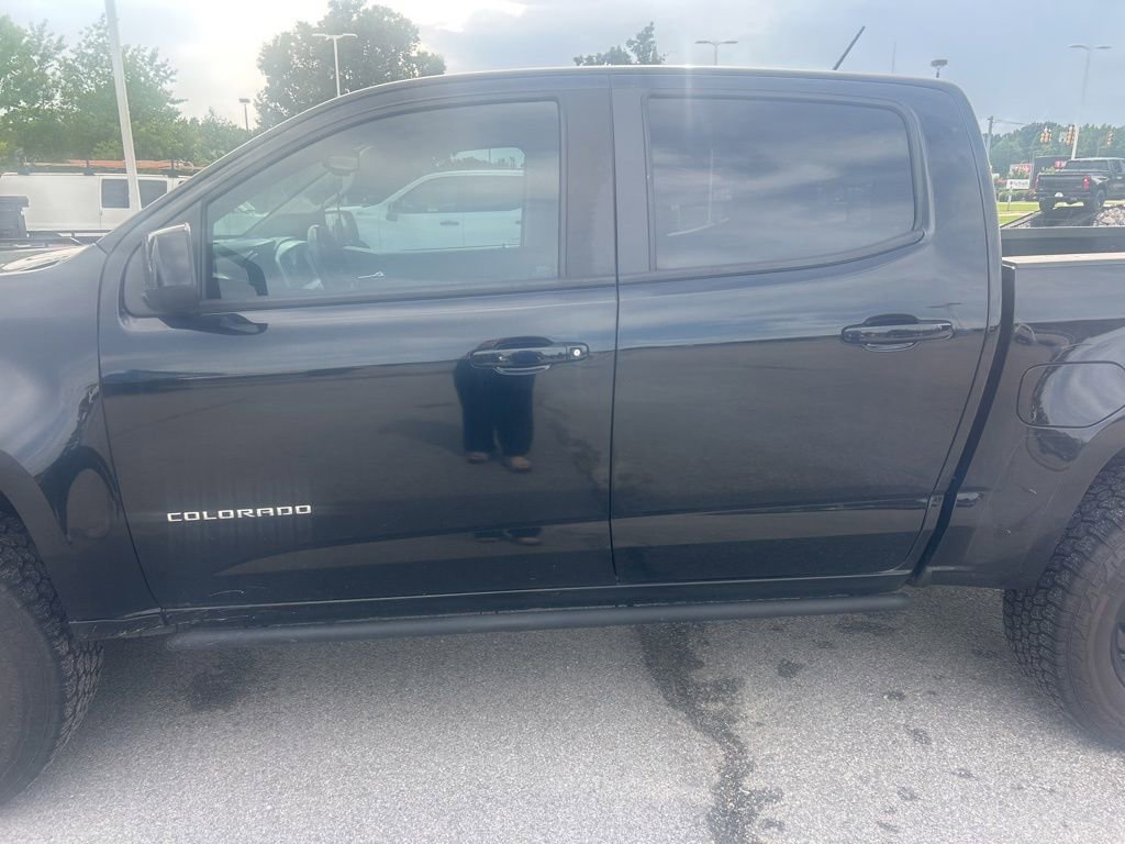 Used 2022 Chevrolet Colorado LT AWD/4WD image 5