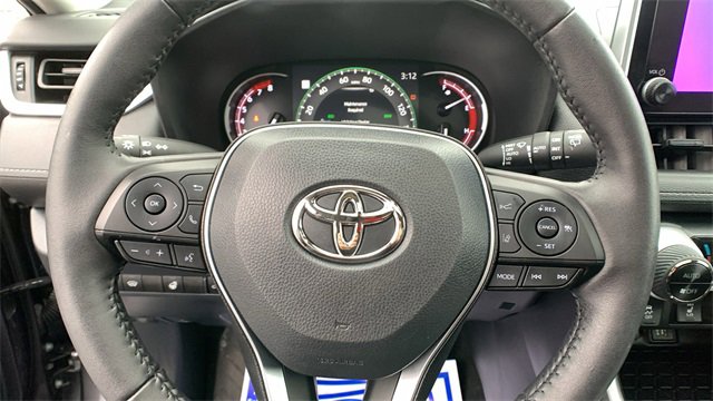 Used 2023 Toyota RAV4 XLE image 17