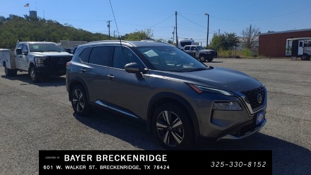 Used 2021 Nissan Rogue Platinum image 3