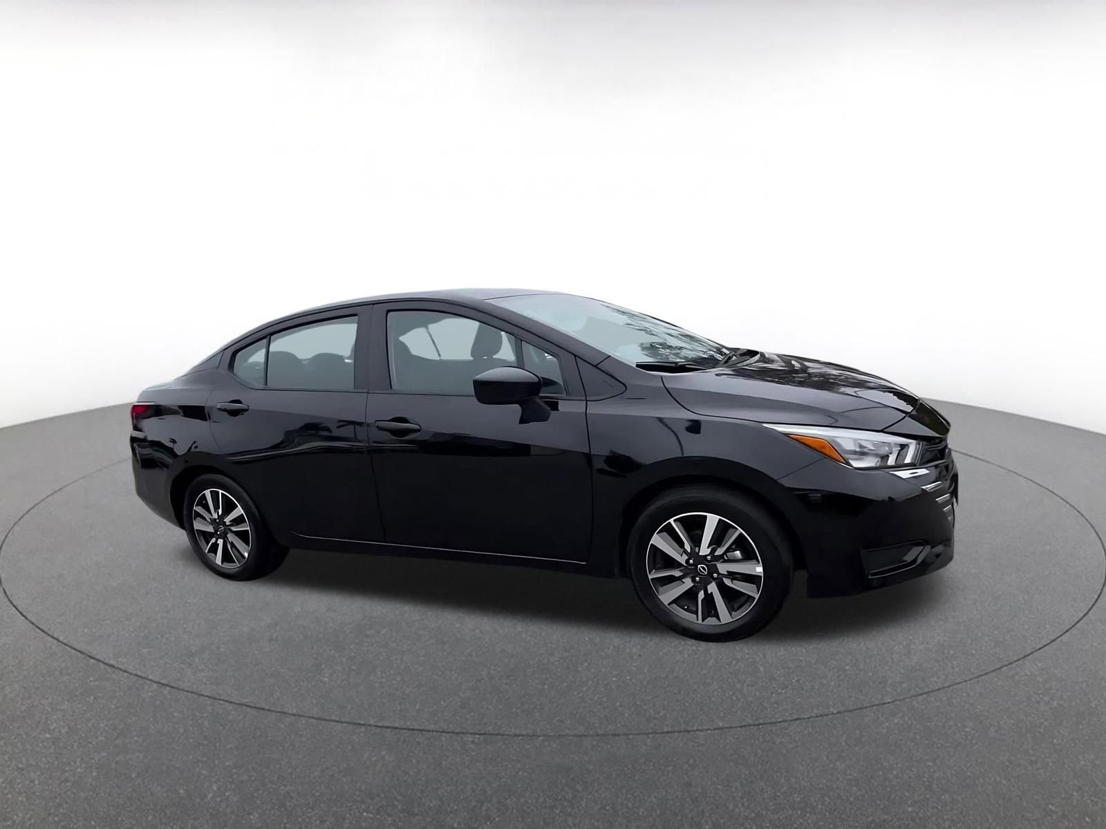 Used 2025 Nissan Versa SV FWD image 2