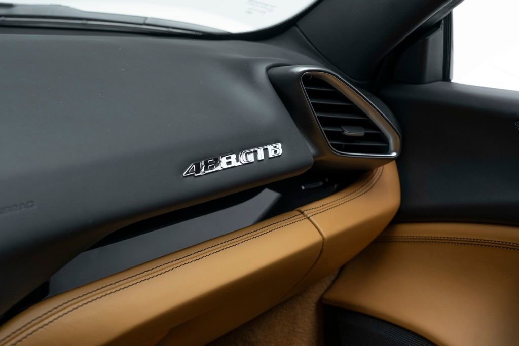 Used 2016 Ferrari 488 GTB RWD image 38
