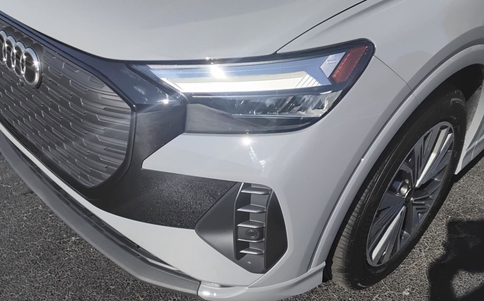 Certified 2025 Audi Q4 e-tron Premium w/ Convenience Package image 7