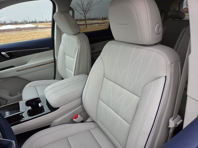 New 2026 Buick Enclave Avenir w/ Super Cruise Package AWD/4WD image 13