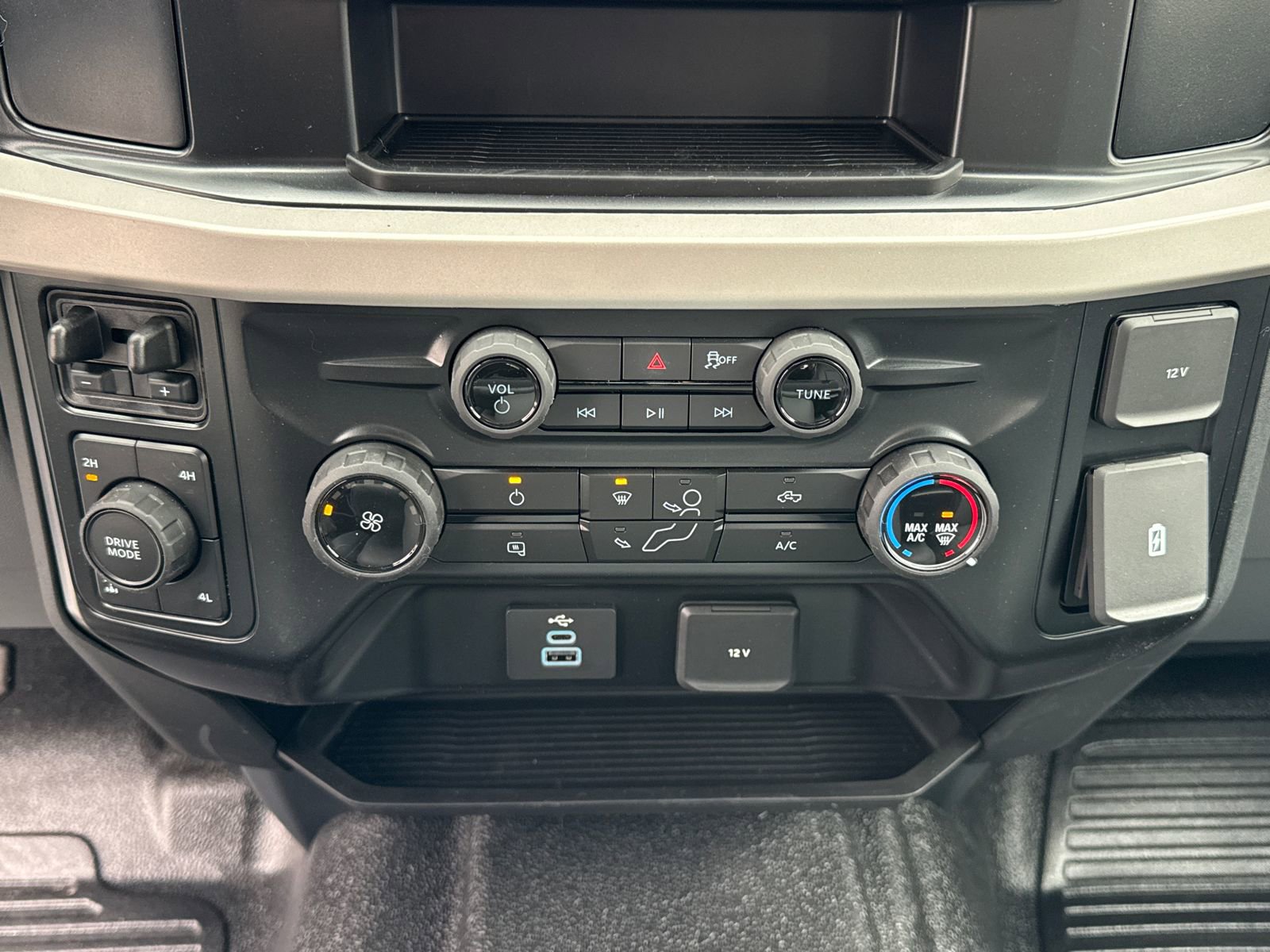 New 2026 Ford F250 XL AWD/4WD image 31