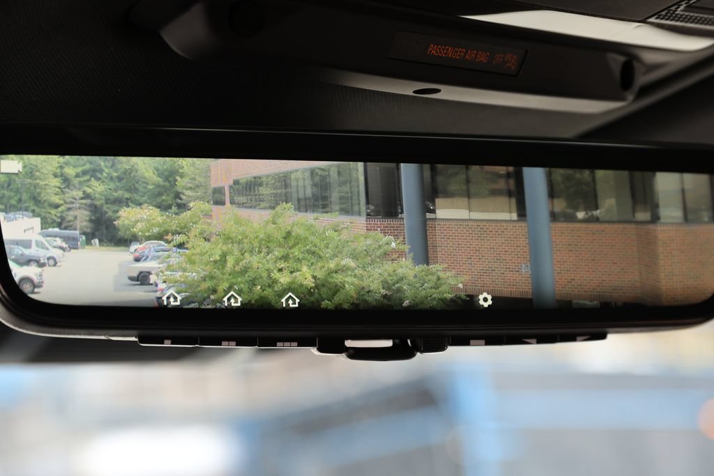New 2026 Land Rover Defender 130 X-Dynamic SE AWD/4WD image 26