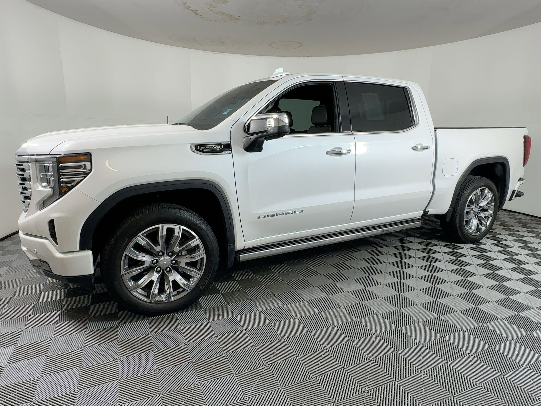 Used 2024 GMC Sierra 1500 Denali w/ Denali Reserve Package image 19