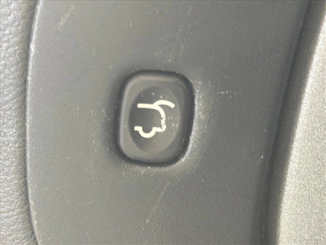 Used 2018 Jeep Cherokee Limited AWD/4WD image 21