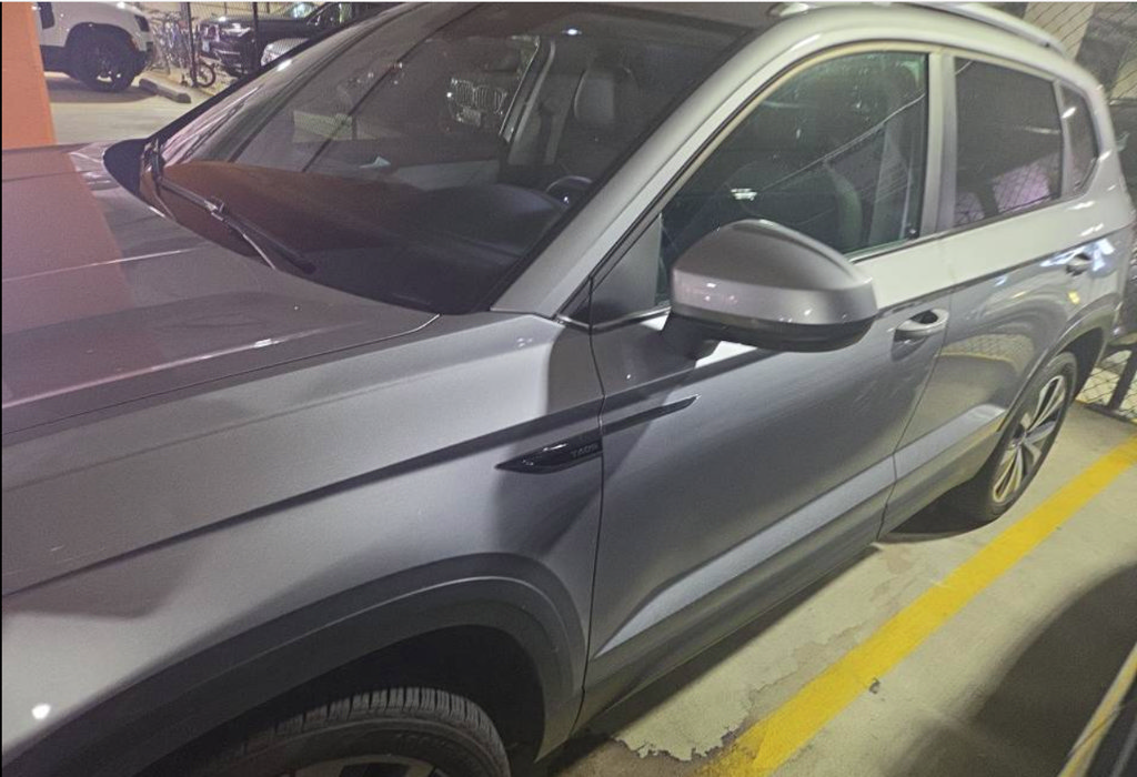 Certified 2023 Volkswagen Taos SE FWD image 2