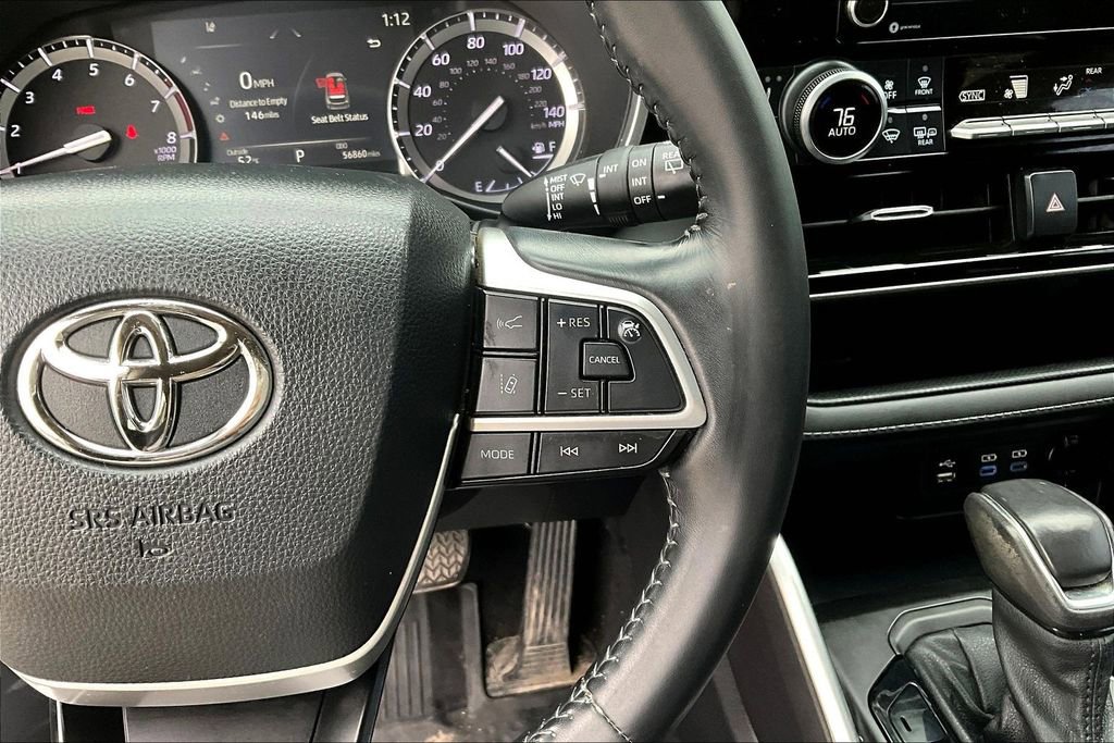 Used 2022 Toyota Highlander XLE image 12