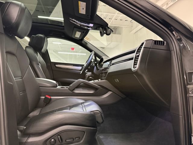 Certified 2023 Porsche Cayenne S image 27