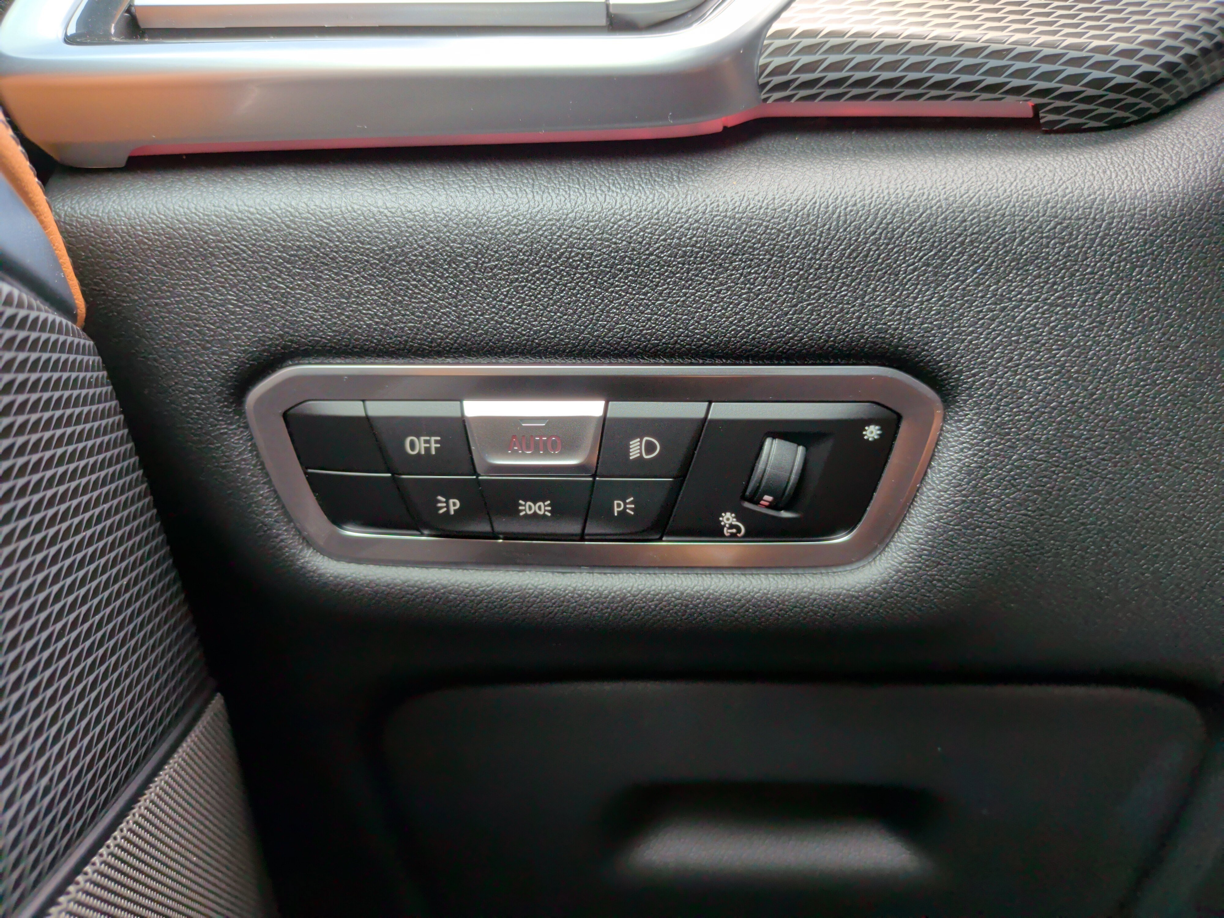 Used 2023 BMW X6 M50i w/ Executive Package image 24