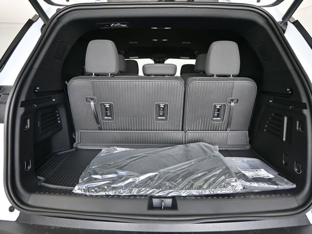New 2026 Chevrolet Traverse LT w/ LPO, Floor Liner Package image 38