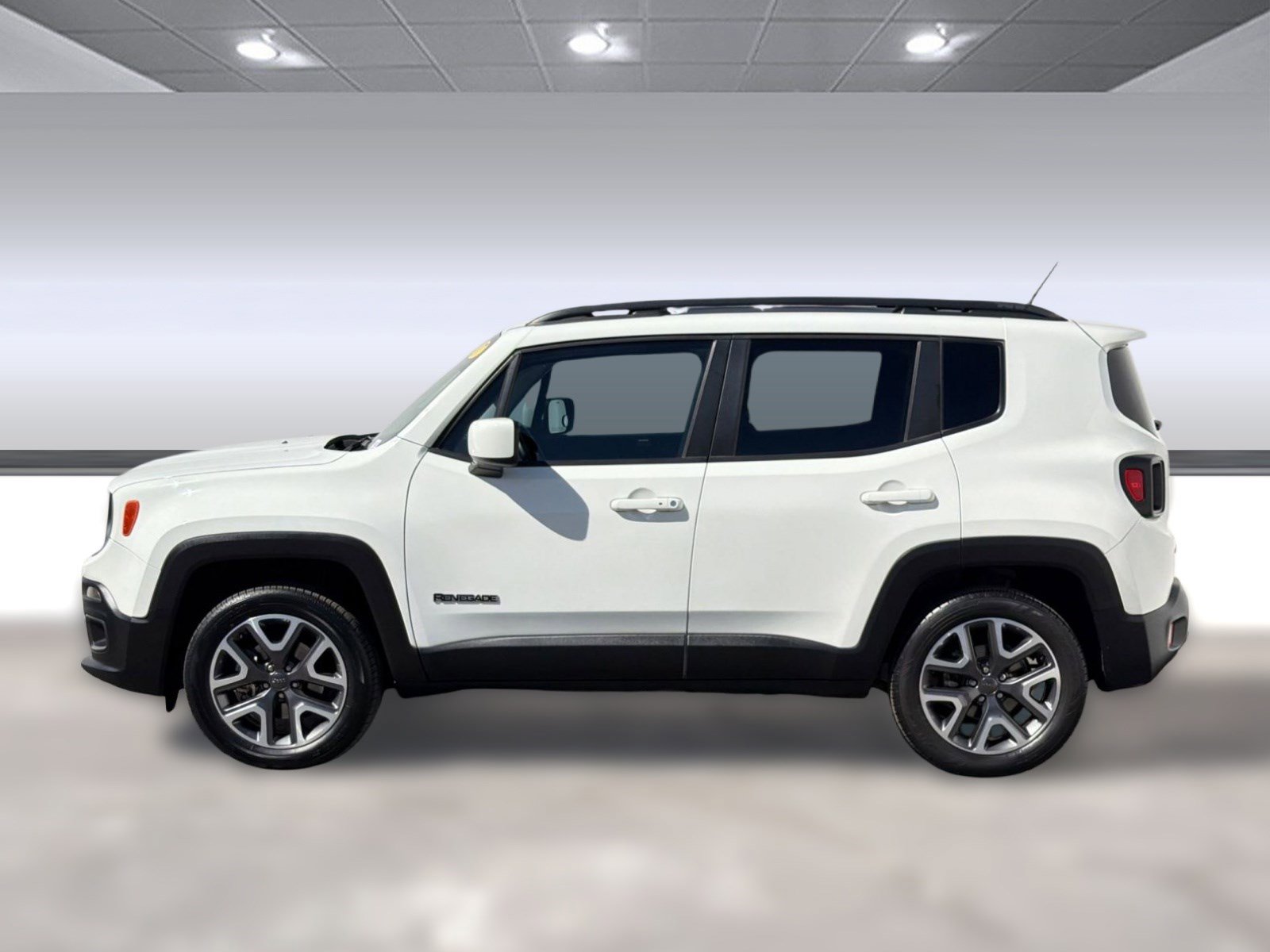 Used 2017 Jeep Renegade Latitude image 2