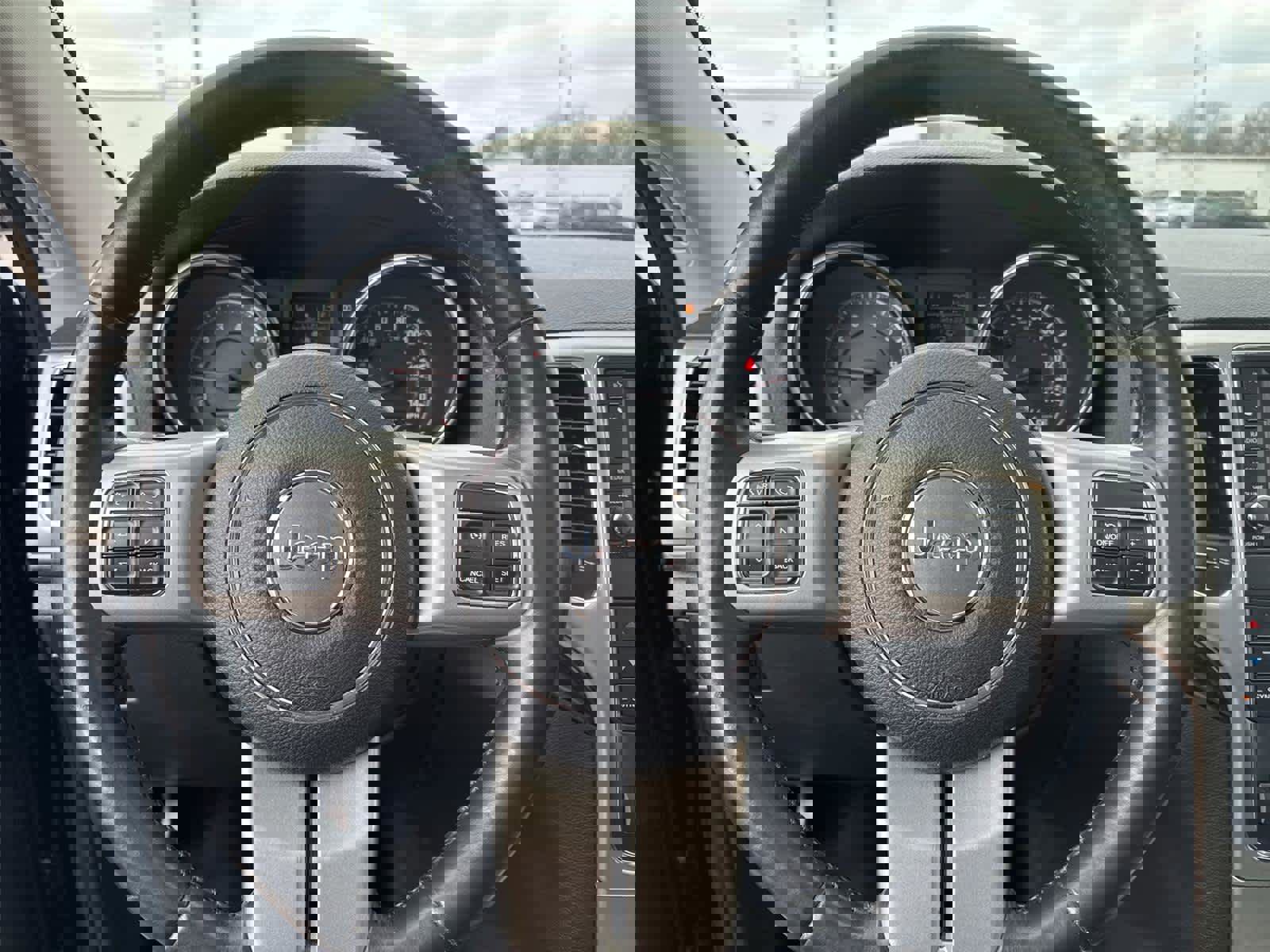 Used 2013 Jeep Grand Cherokee Laredo image 19