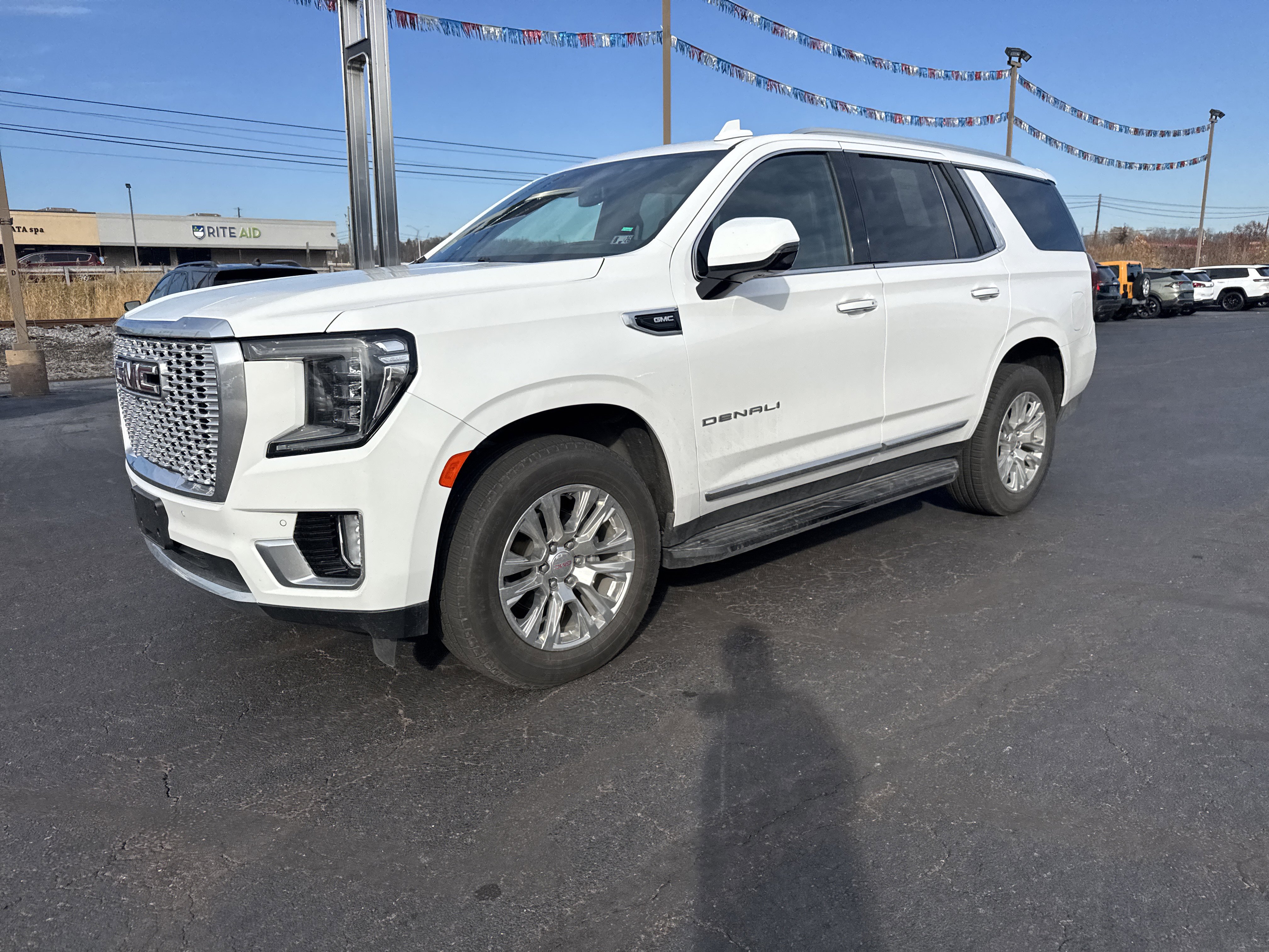 Used 2023 GMC Yukon Denali image 8