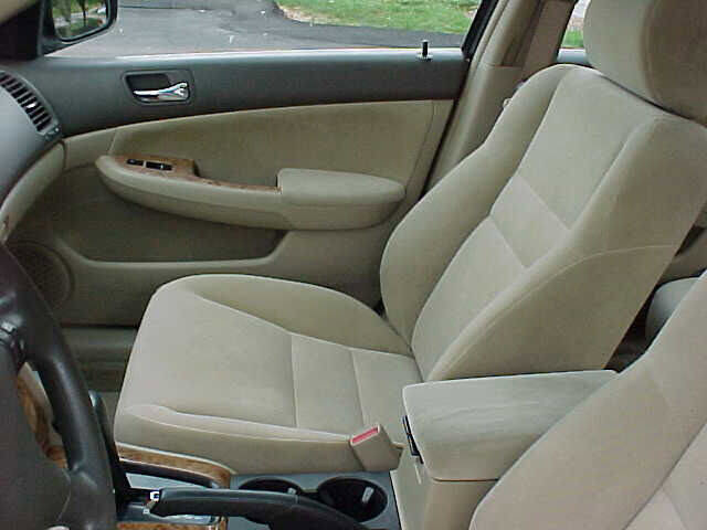 Used 2004 Honda Accord EX image 14