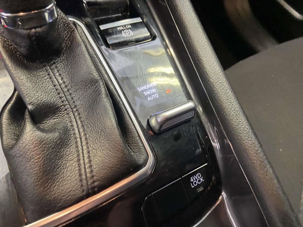 Used 2024 Jeep Compass Sport image 23